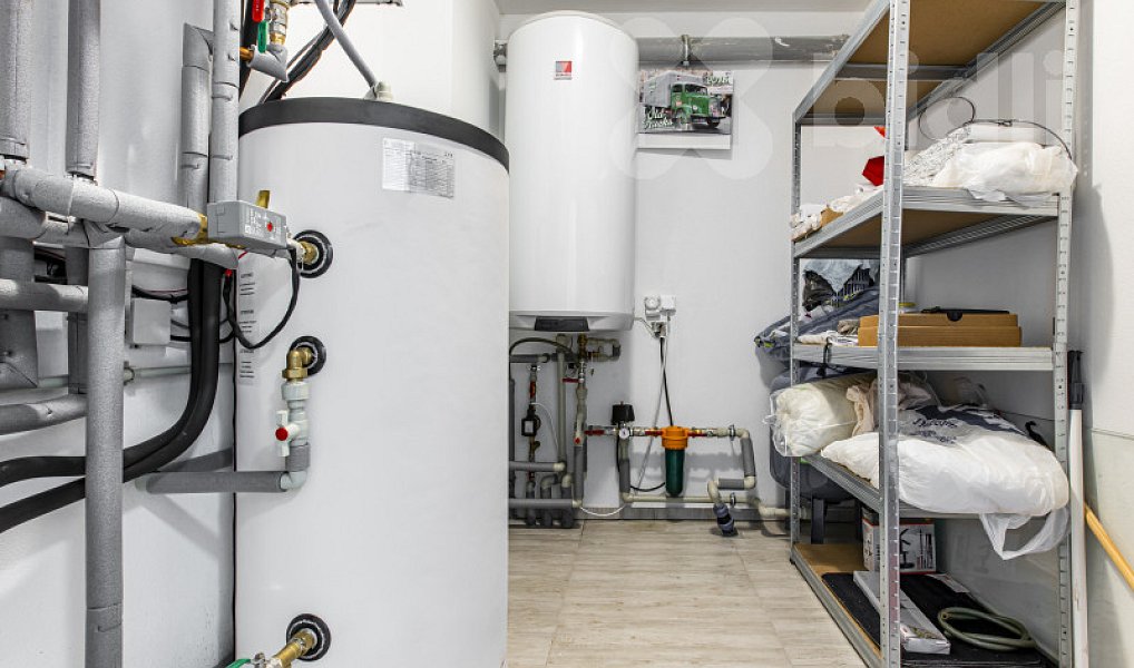 Prodej domu 230 m² s pozemkem 4 000 m², Horní Stropnice – náhled fotky 27