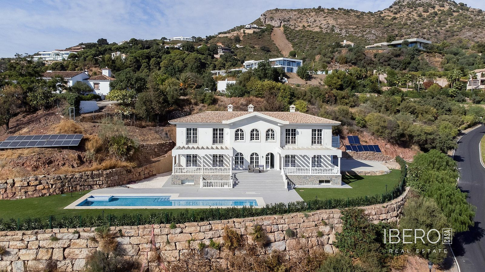 Prodej domu 860 m² s pozemkem 4 245 m²