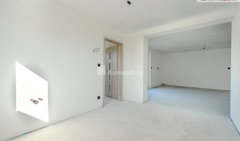 Prodej domu 460 m² s pozemkem 225 m², Vědomice – náhled fotky 15