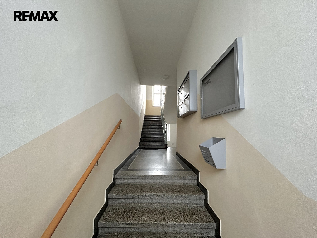Prodej domu 450 m² s pozemkem 100 m² – pohled 3