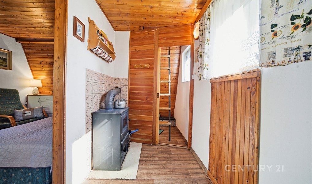 Prodej chaty/chalupy 32 m² s pozemkem 325 m², Týnec nad Sázavou – náhled fotky 8