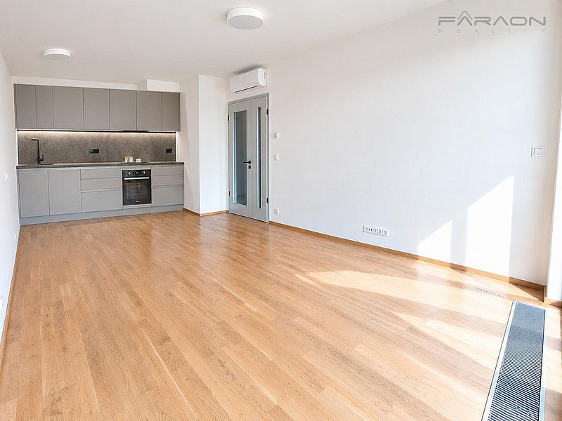 Pronájem bytu 2+kk 56 m² – fotografie 5