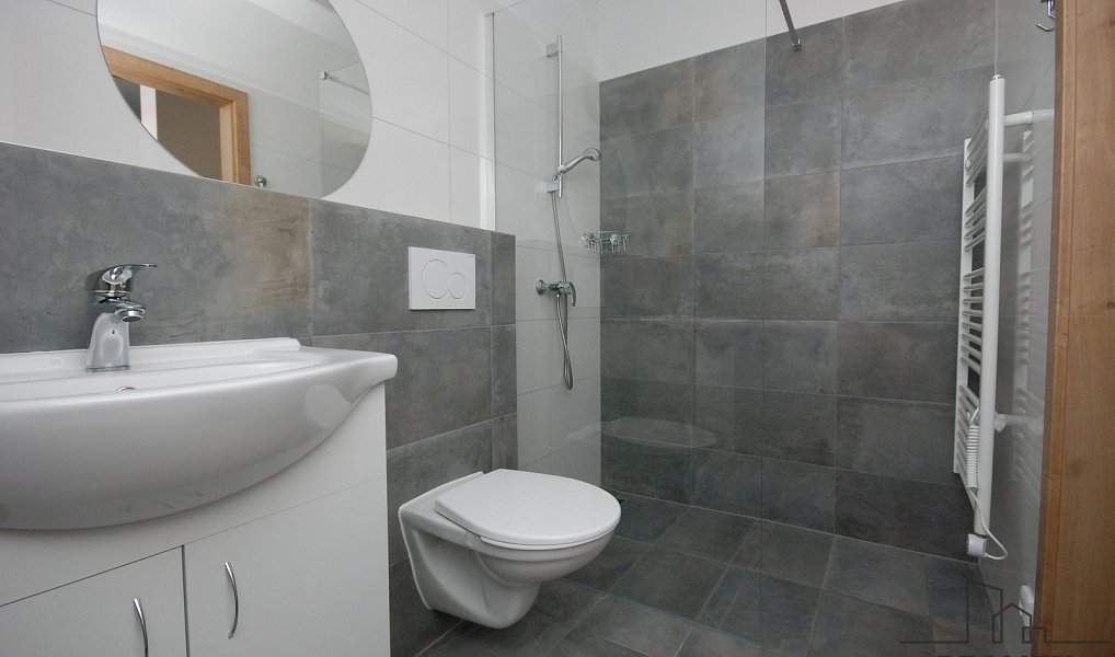 Pronájem bytu 2+1 55 m², Hrušky – náhled fotky 3
