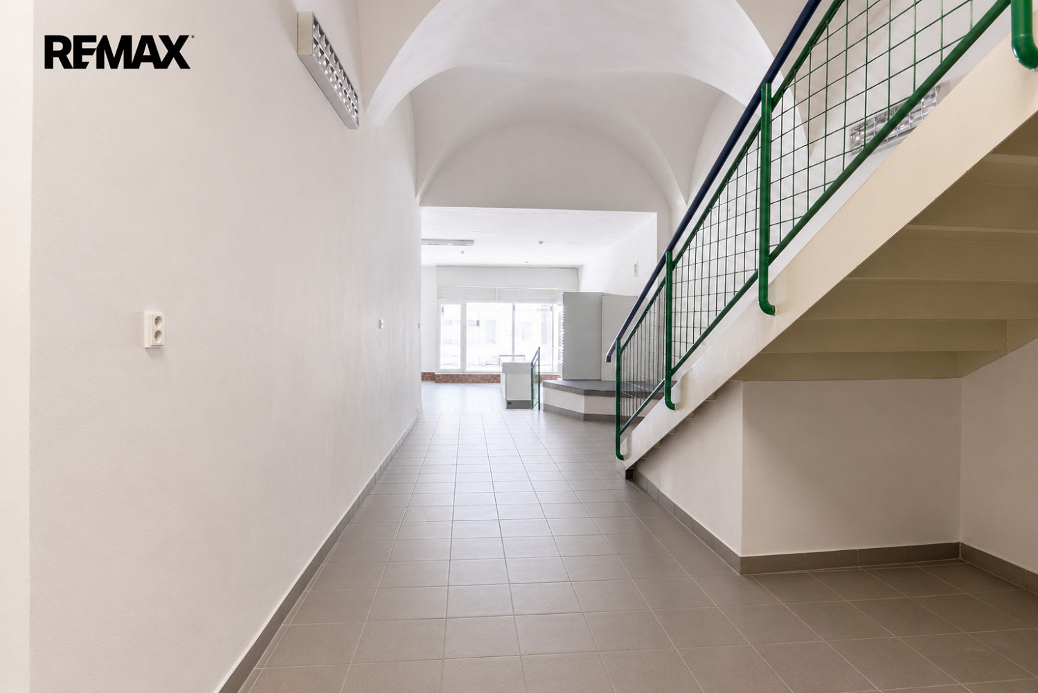 Pronájem obchodních prostor 170 m² — photo 3