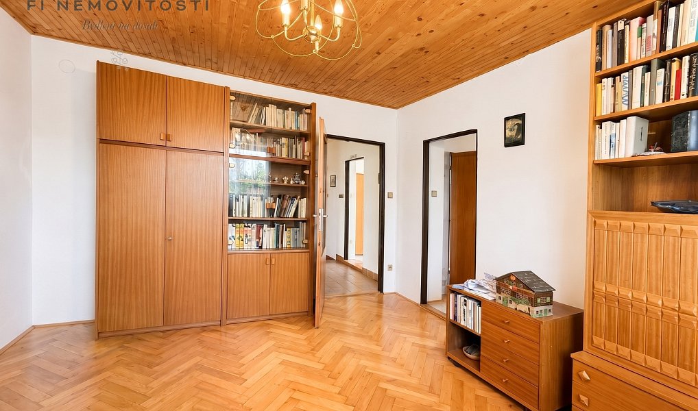 Prodej domu 211 m² s pozemkem 1 129 m², Železnice – náhled fotky 16