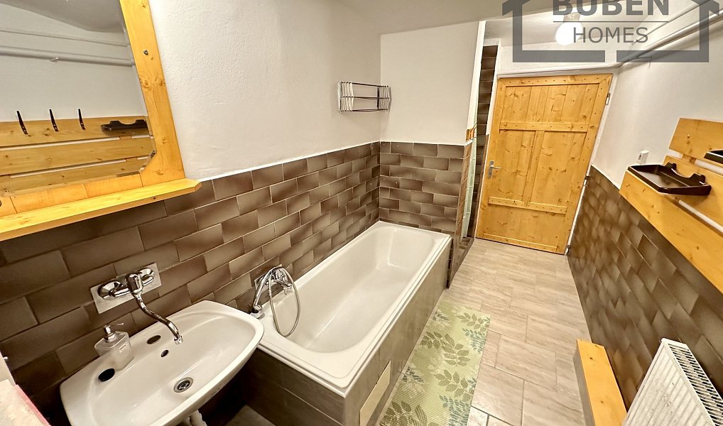 Prodej domu 220 m² s pozemkem 421 m², Tachov – náhled fotky 57