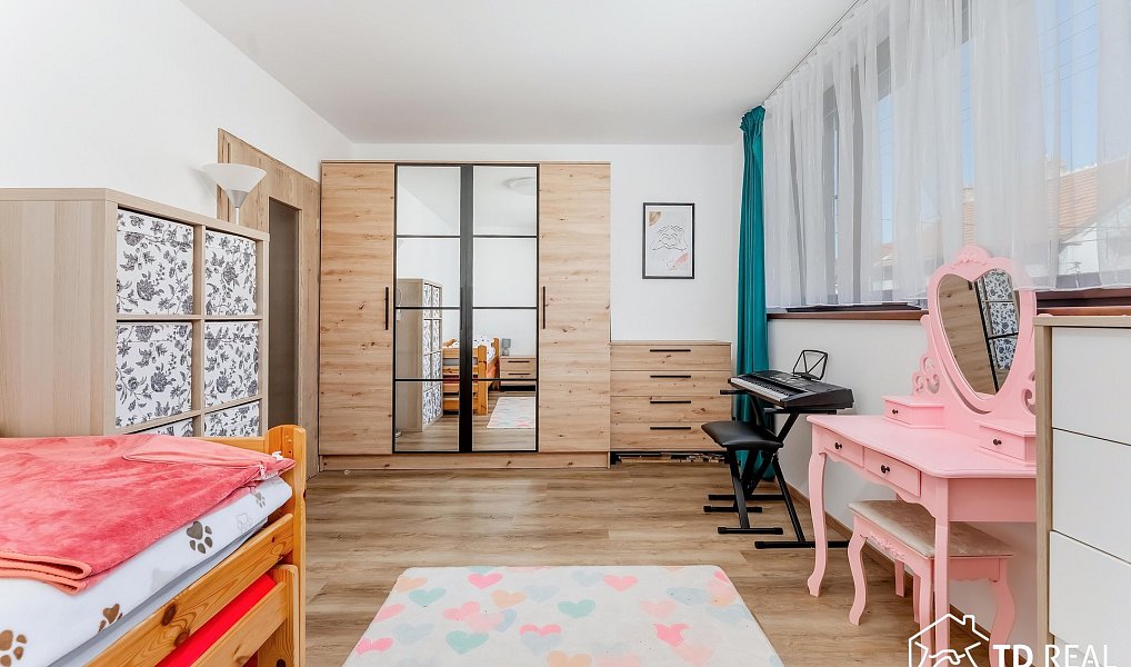 Prodej domu 207 m² s pozemkem 1 077 m², Syrovice – náhled fotky 36