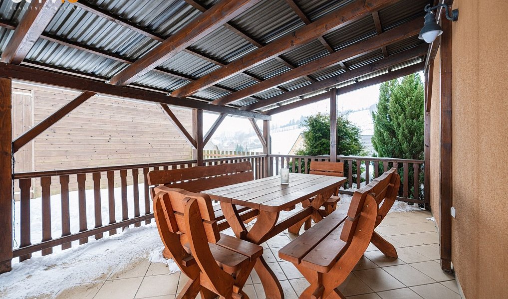 Prodej komerčního objektu (jiného typu) 110 m², Staré Město – náhled fotky 12