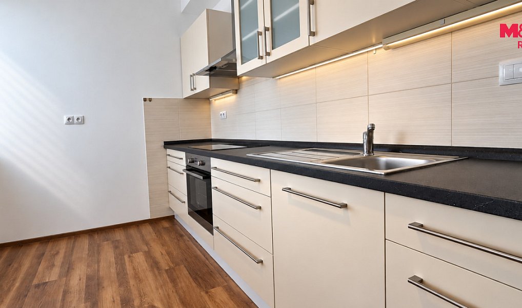 Pronájem bytu 2+kk 57 m², Pardubice – náhled fotky 2