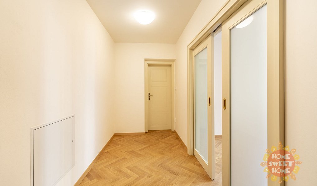 Pronájem bytu 2+kk 37 m², Praha – náhled fotky 4