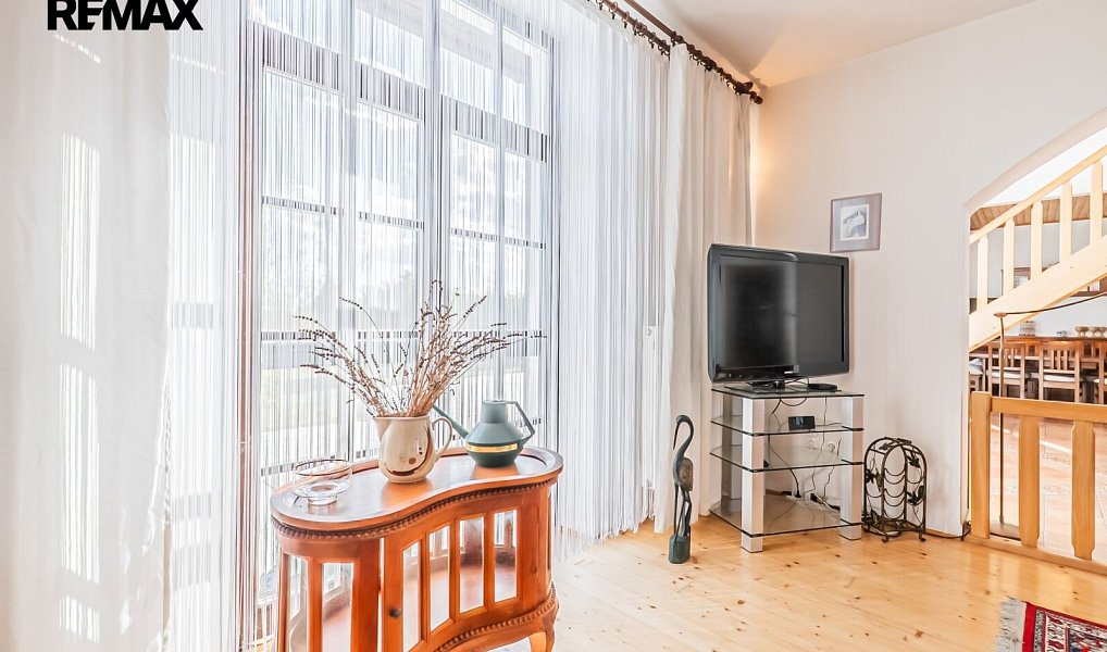 Prodej domu 271 m² s pozemkem 3 206 m², Hrachoviště – náhled fotky 13