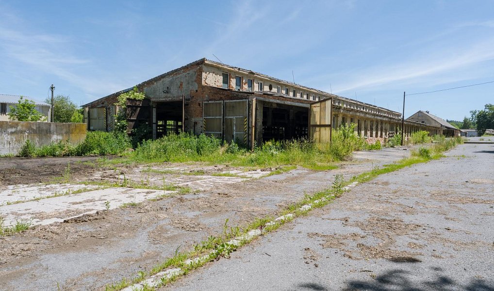 Prodej zemědělského objektu 1 400 m², Korouhev – náhled fotky 17