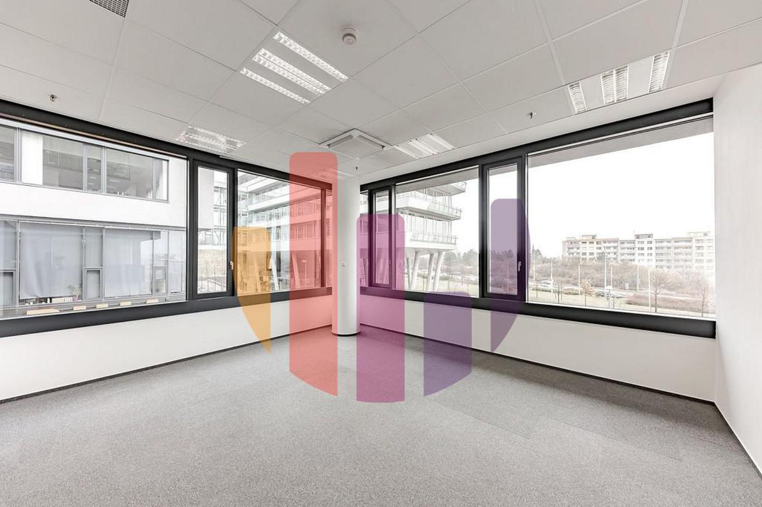 Pronájem kanceláře 442 m² — photo 3