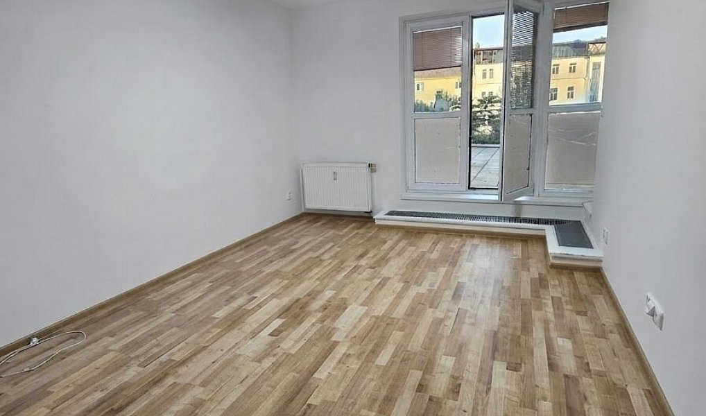 Pronájem bytu 2+kk 40 m², Praha – náhled fotky 2