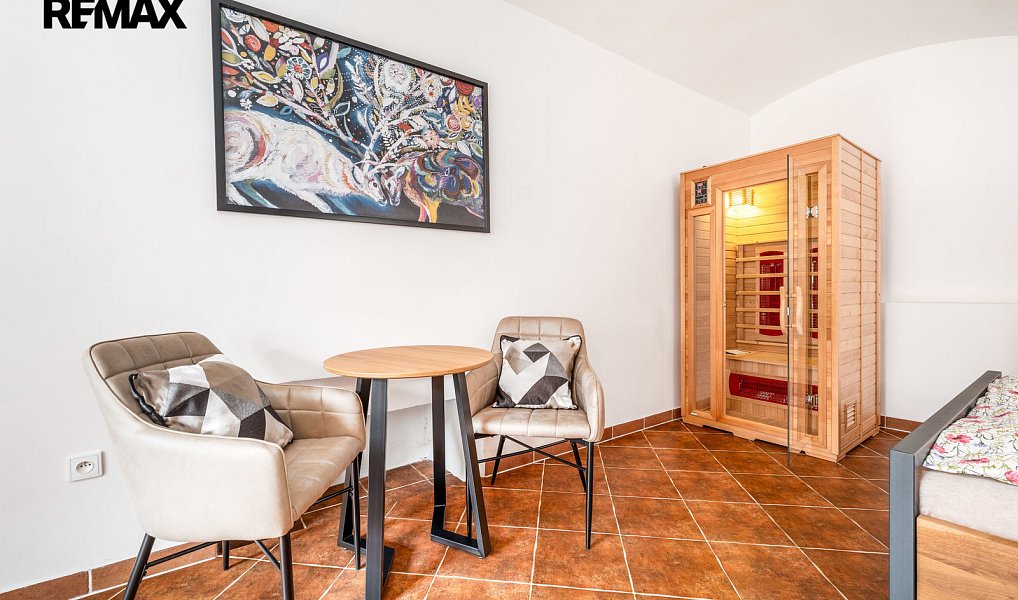 Prodej domu 363 m² s pozemkem 1 624 m², Paračov – náhled fotky 17