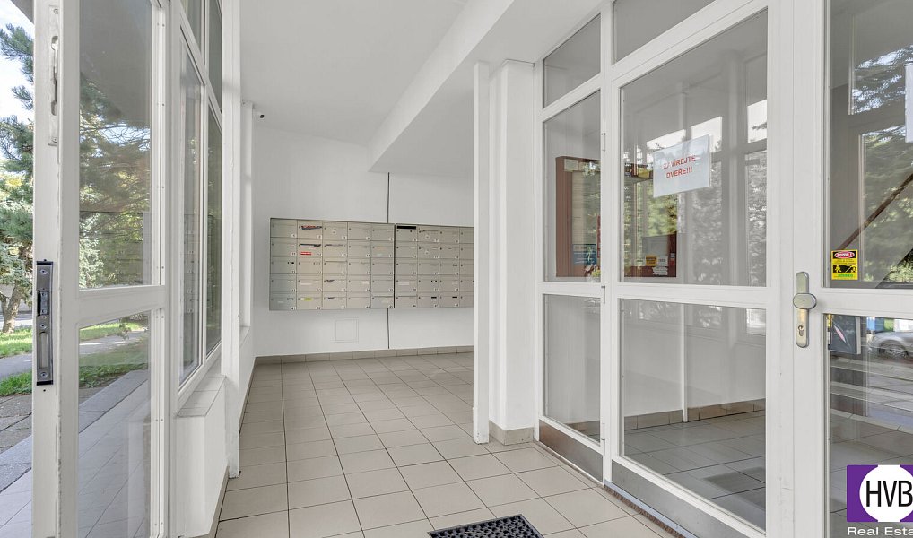 Prodej bytu 4+kk 78 m², Praha – náhled fotky 21