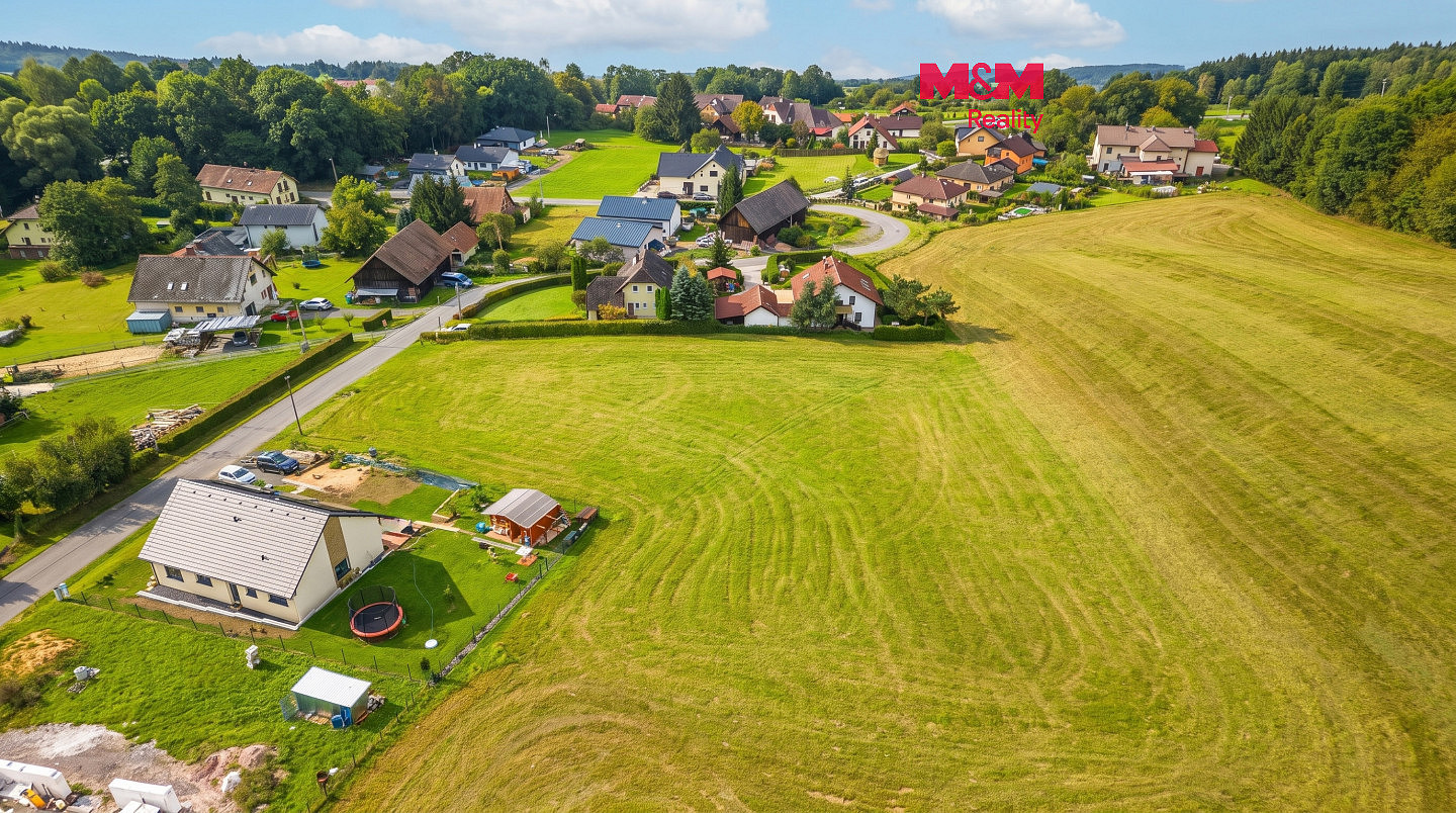 Prodej stavebního pozemku 1 046 m²