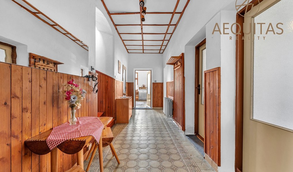 Prodej domu 205 m² s pozemkem 818 m², Nové Město pod Smrkem – náhled fotky 2