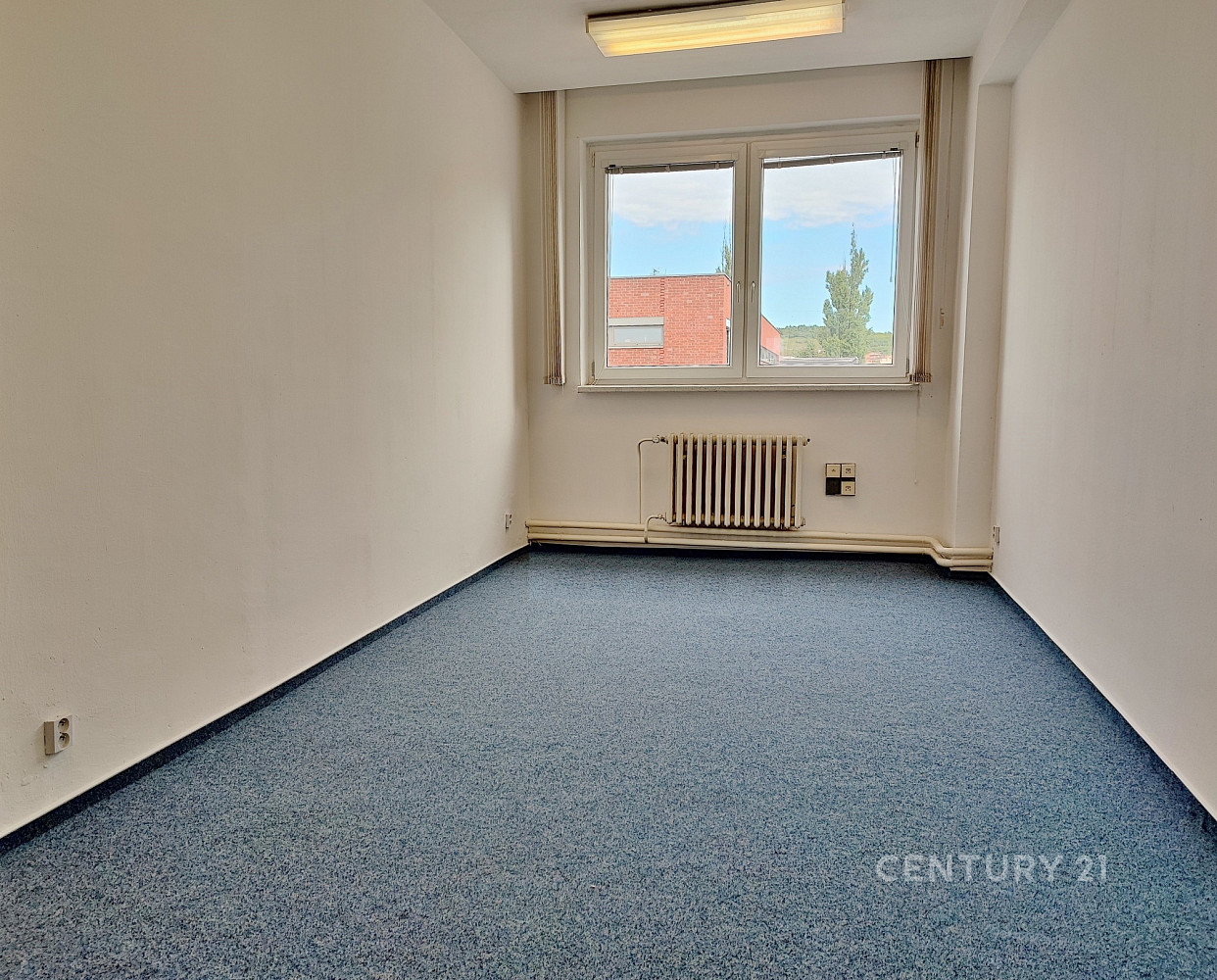 Pronájem kanceláře 18 m² – fotografie 2