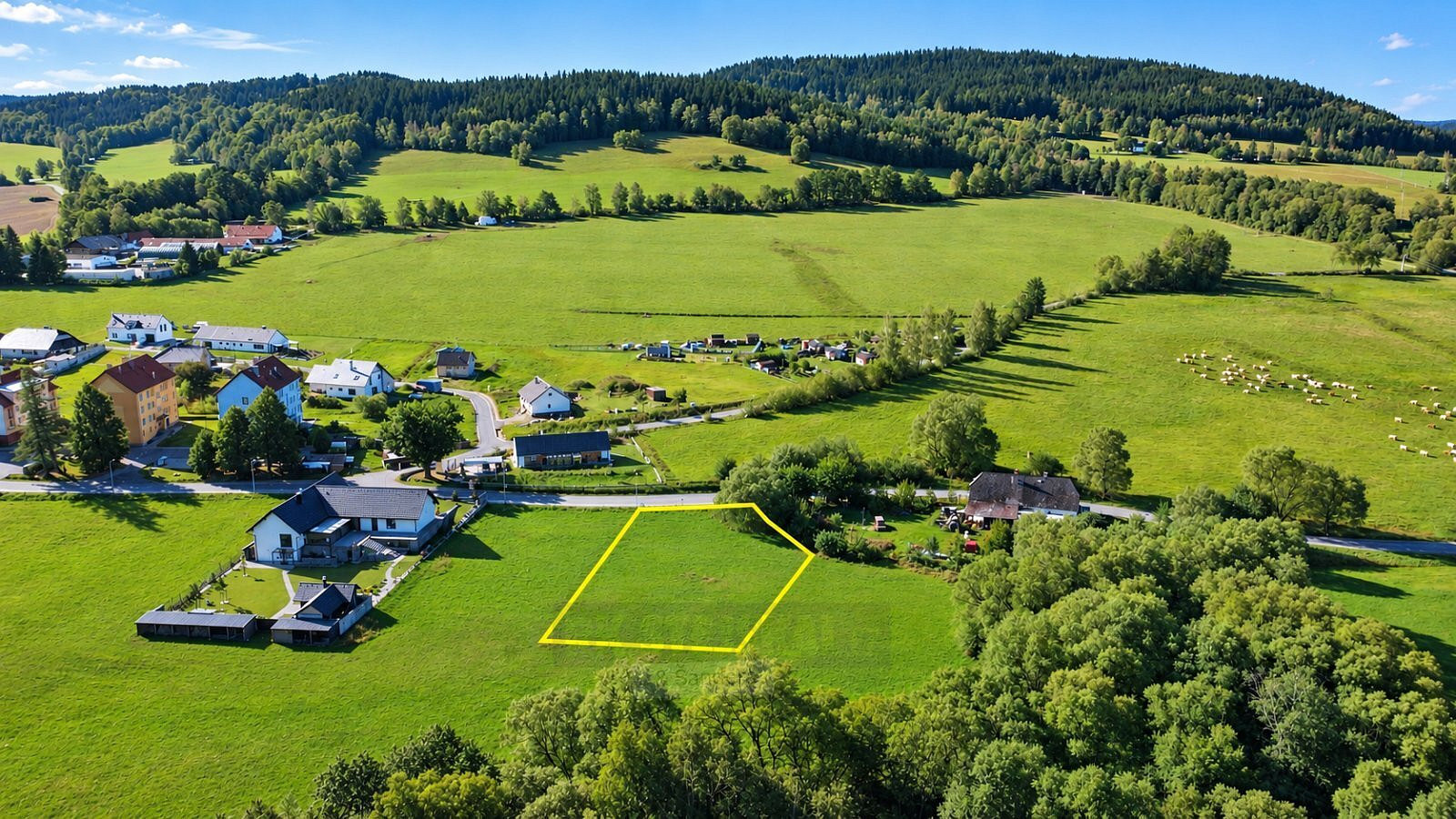 Prodej stavebního pozemku 1 975 m²