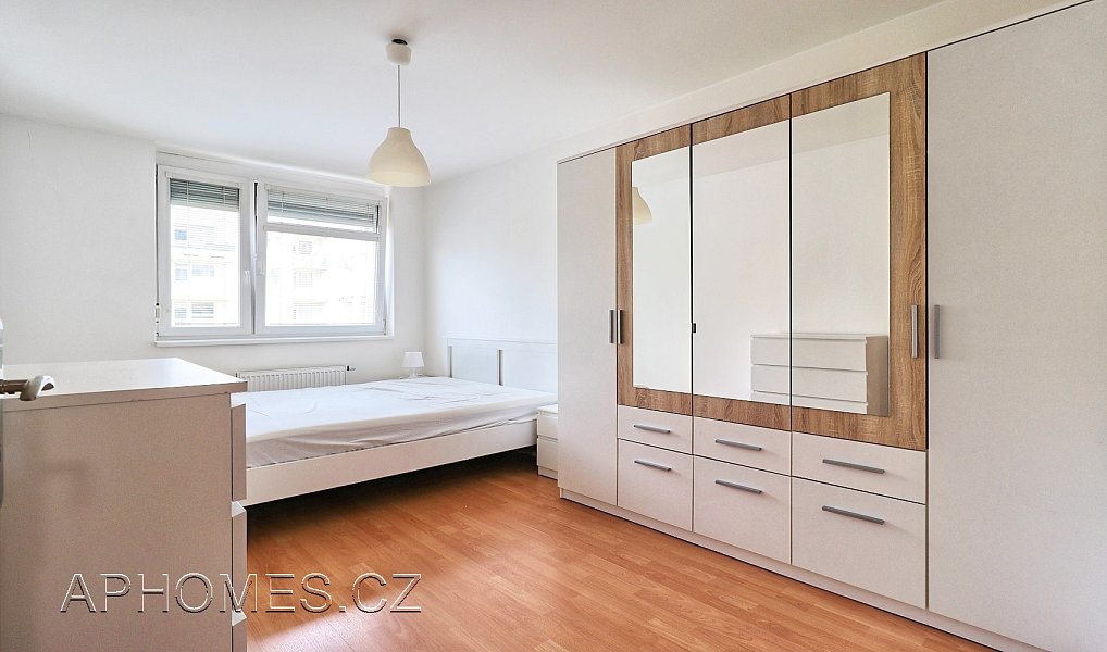 Pronájem bytu 3+kk 75 m², Praha – náhled fotky 2