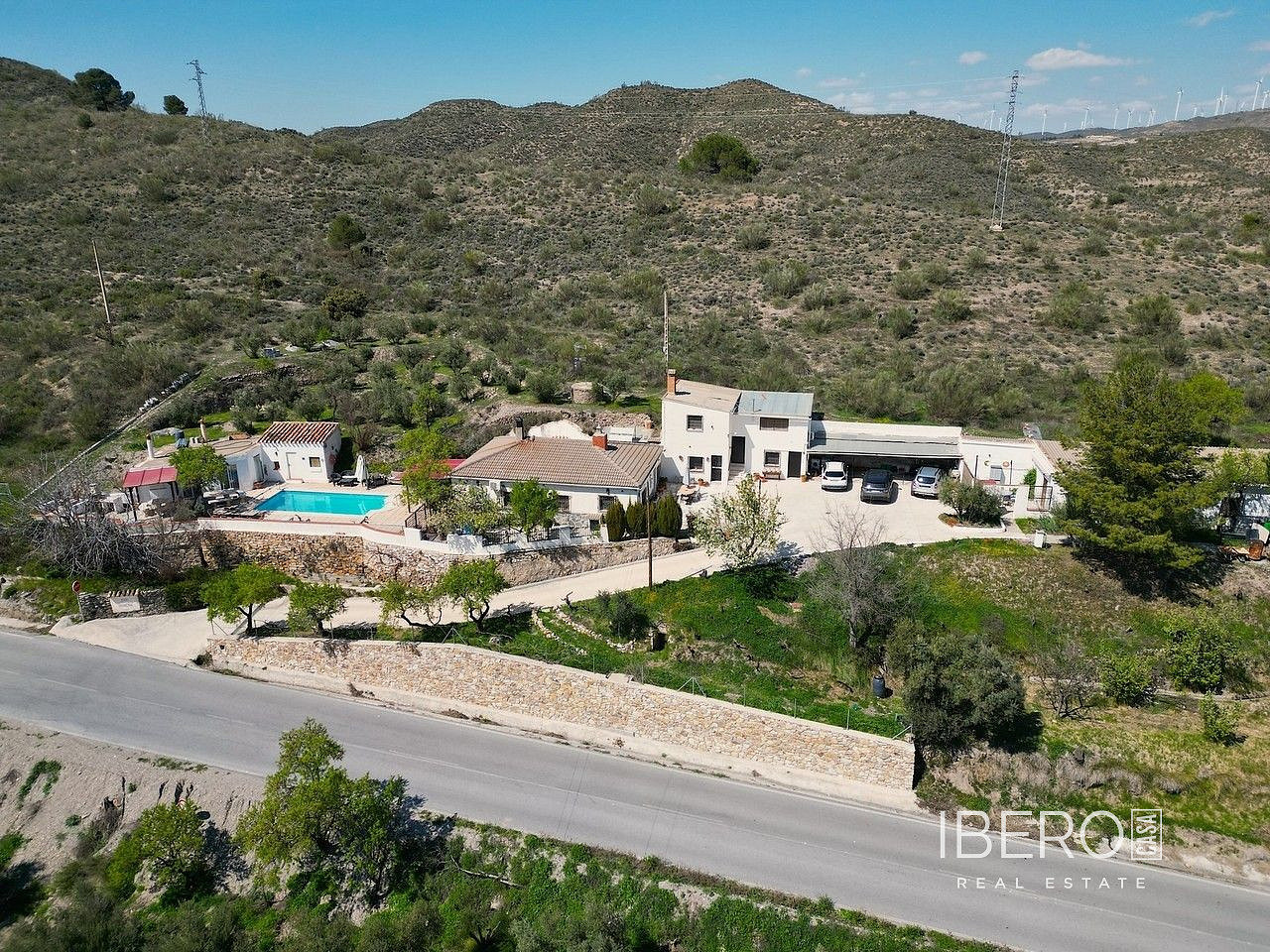 Prodej domu 260 m² s pozemkem 2 964 m²