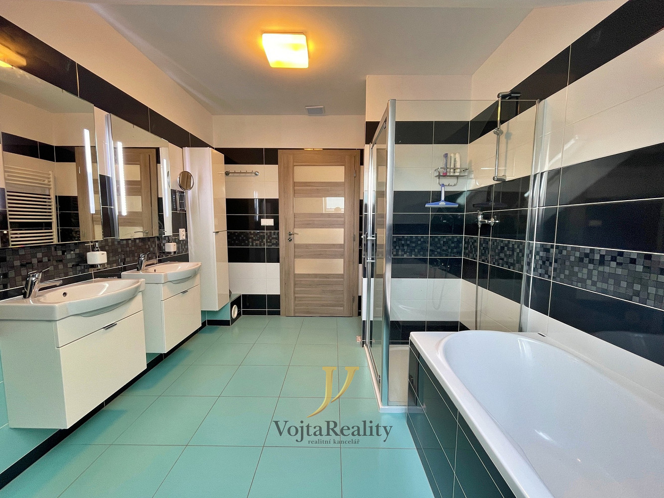 Pronájem bytu 4+kk 105 m² – fotografie 3