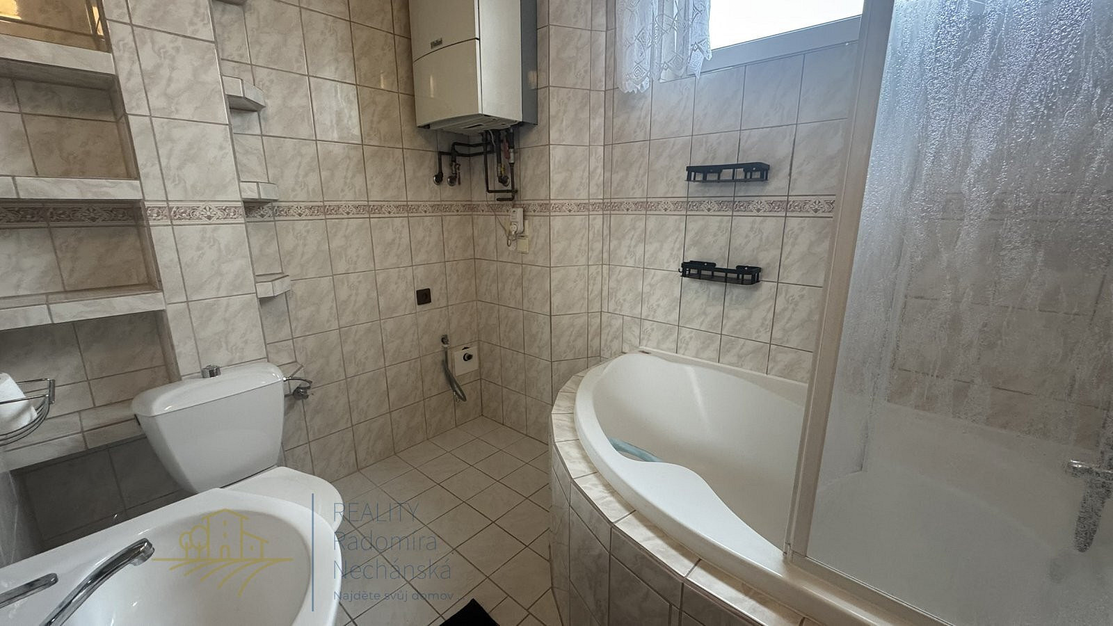 Pronájem bytu 2+kk 50 m² – fotografie 5