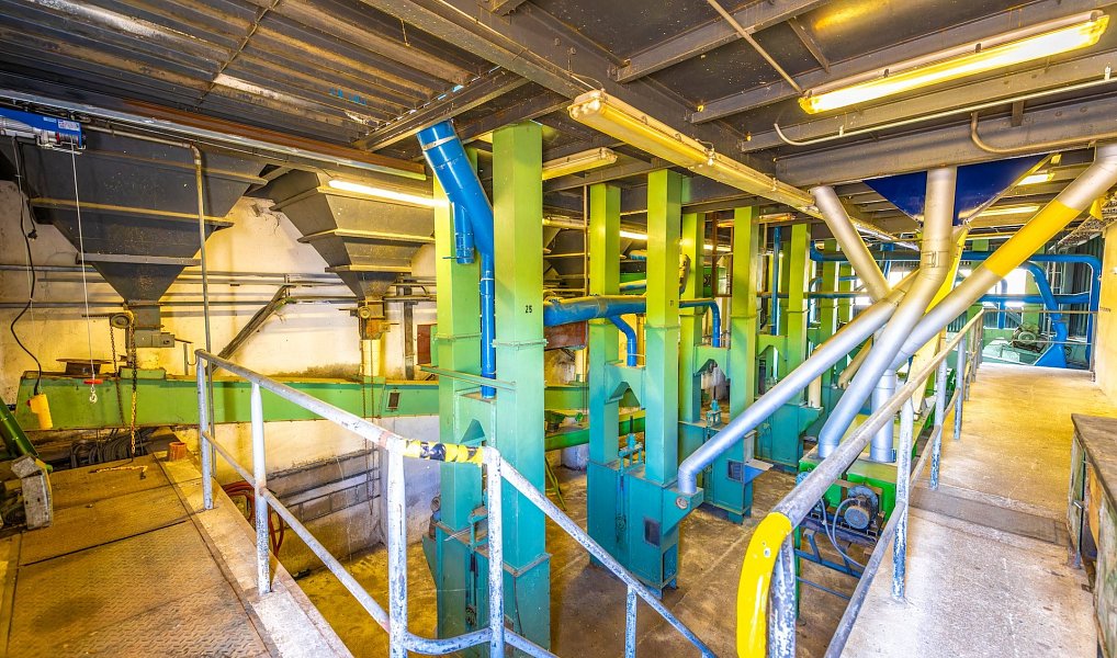 Prodej výrobních prostor 9 957 m², Kájov – náhled fotky 16