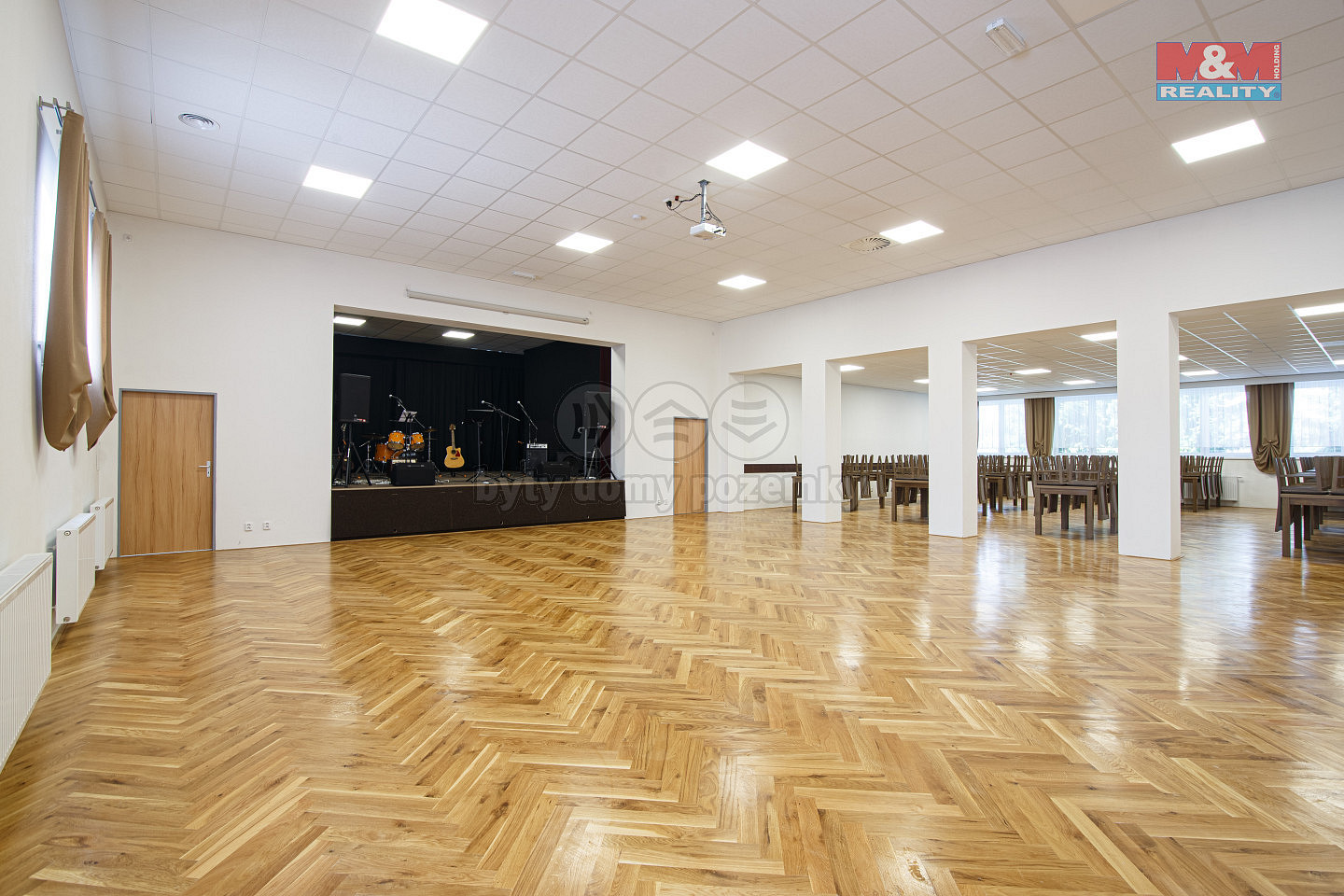 Pronájem komerčního objektu (jiného typu) 635 m²