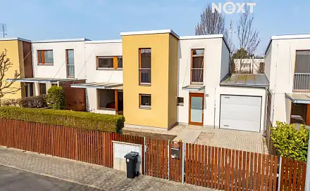 Pronájem domu 124 m² s pozemkem 183 m², Nad Strouhou, Zeleneč, okres Praha-východ