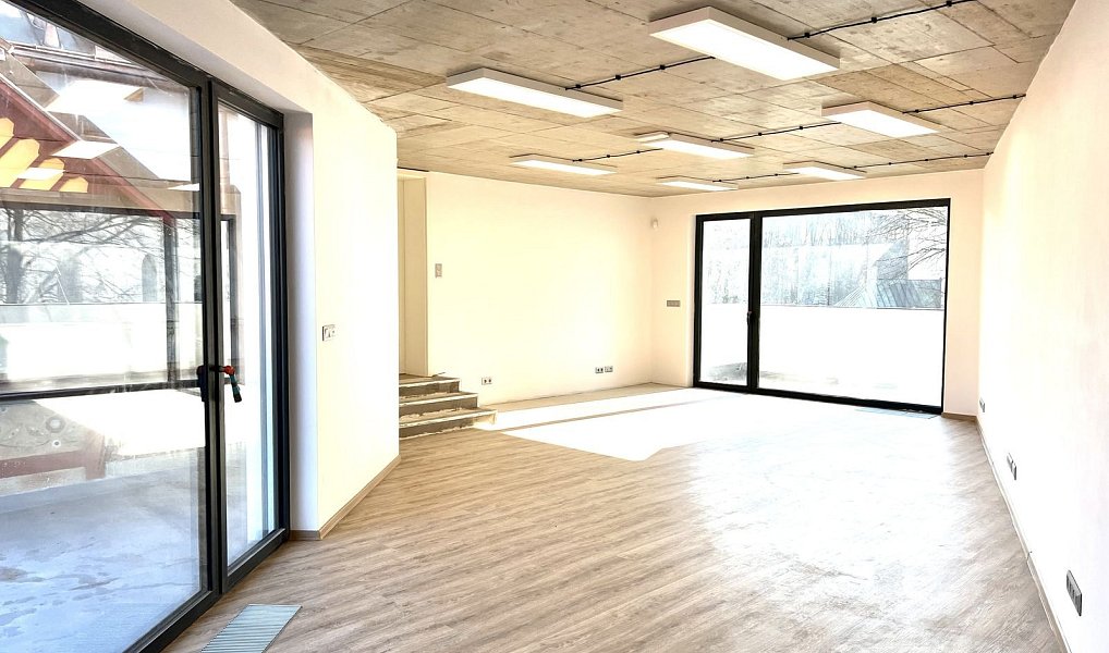 Pronájem kanceláře 174 m², Rožnov pod Radhoštěm – náhled fotky 3