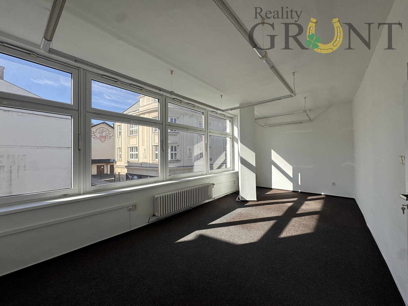 Pronájem obchodních prostor 36 m²