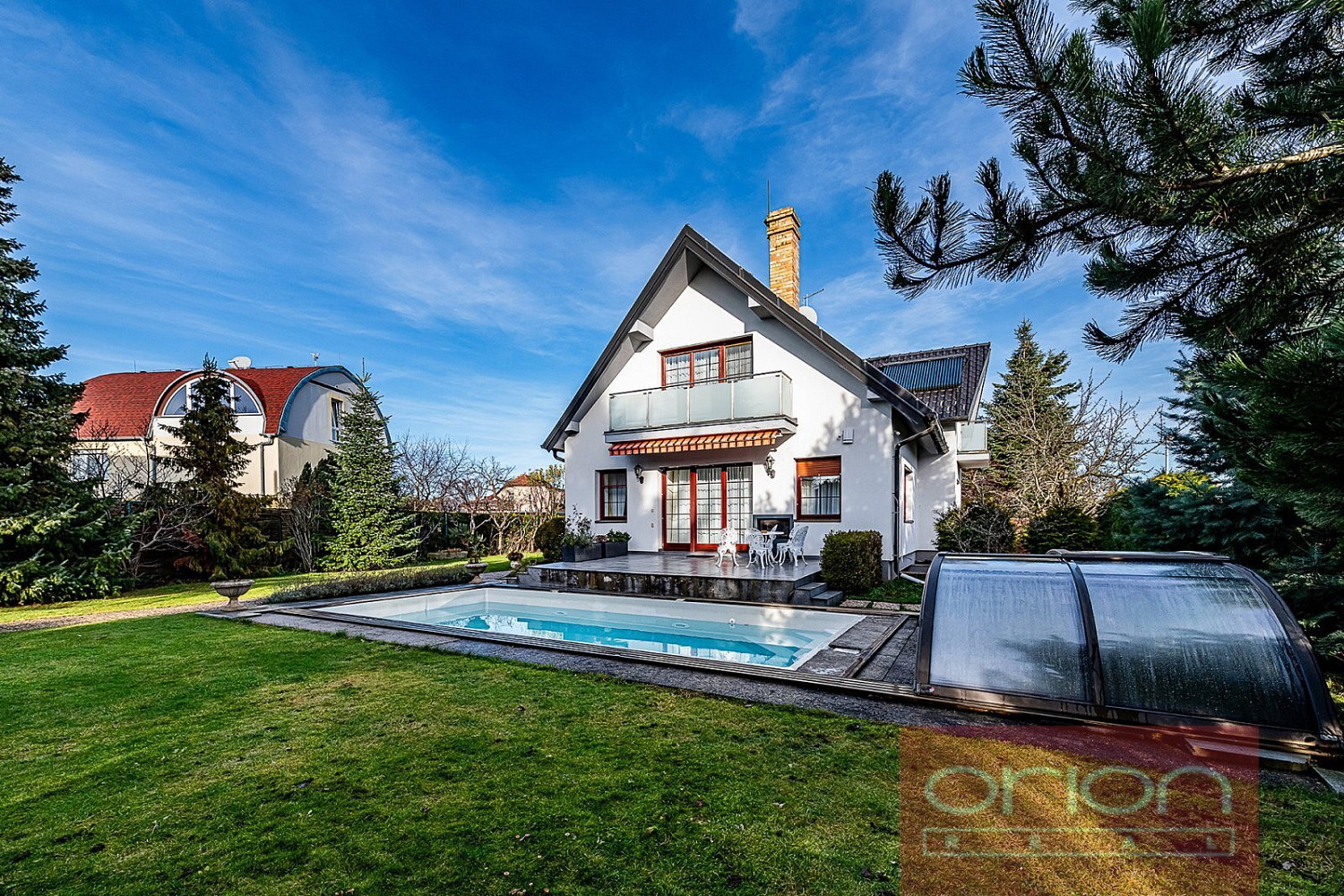 Pronájem domu 253 m² s pozemkem 900 m²