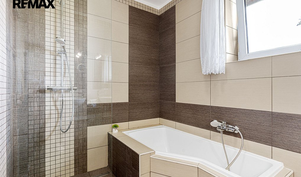 Prodej domu 186 m² s pozemkem 1 033 m², Uhlířské Janovice – náhled fotky 14