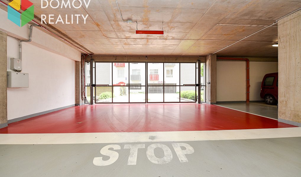 Pronájem garážového stání 12 m2 Nepilova, Beroun - Beroun-Město 1 300 Kč/měsíc, Beroun – náhled fotky 2