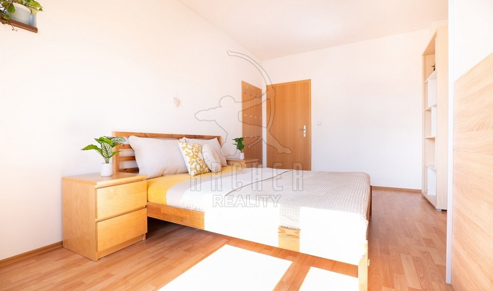 Prodej domu 130 m² s pozemkem 261 m², Jesenice – náhled fotky 24