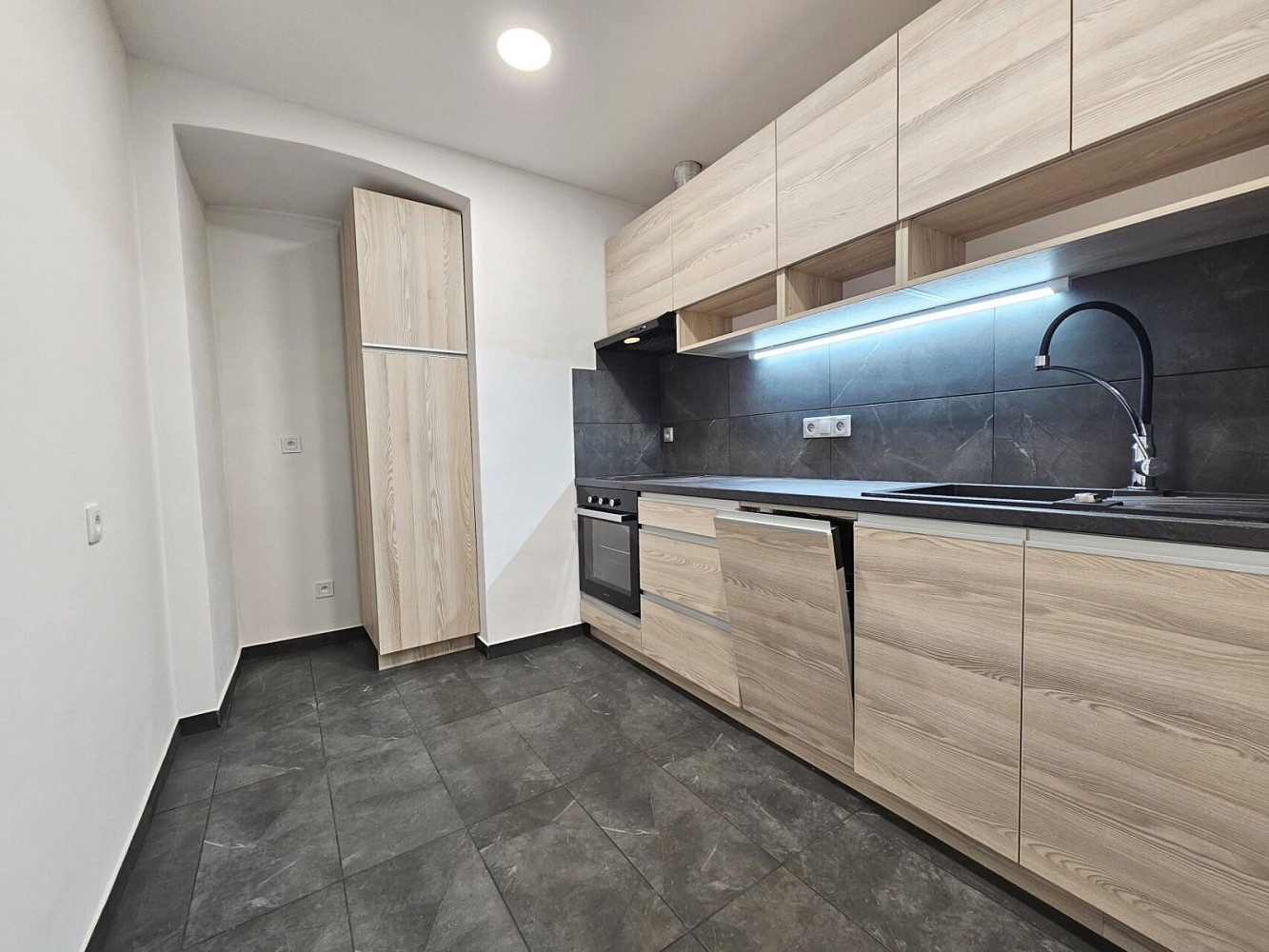Pronájem bytu 1+1 28 m²