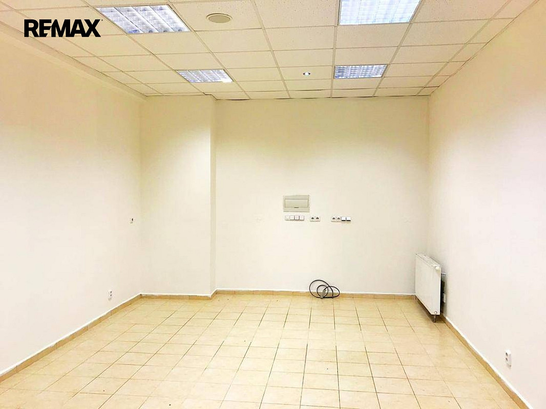 Pronájem obchodních prostor 25 m² — photo 2