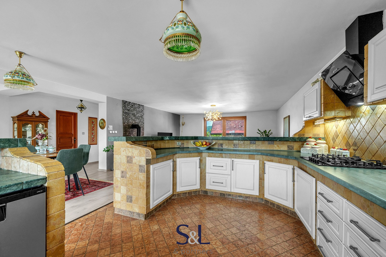 Prodej domu 245 m² s pozemkem 973 m² – pohled 2