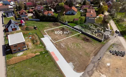 Prodej stavebního pozemku 600 m², Úhonice, okres Praha-západ