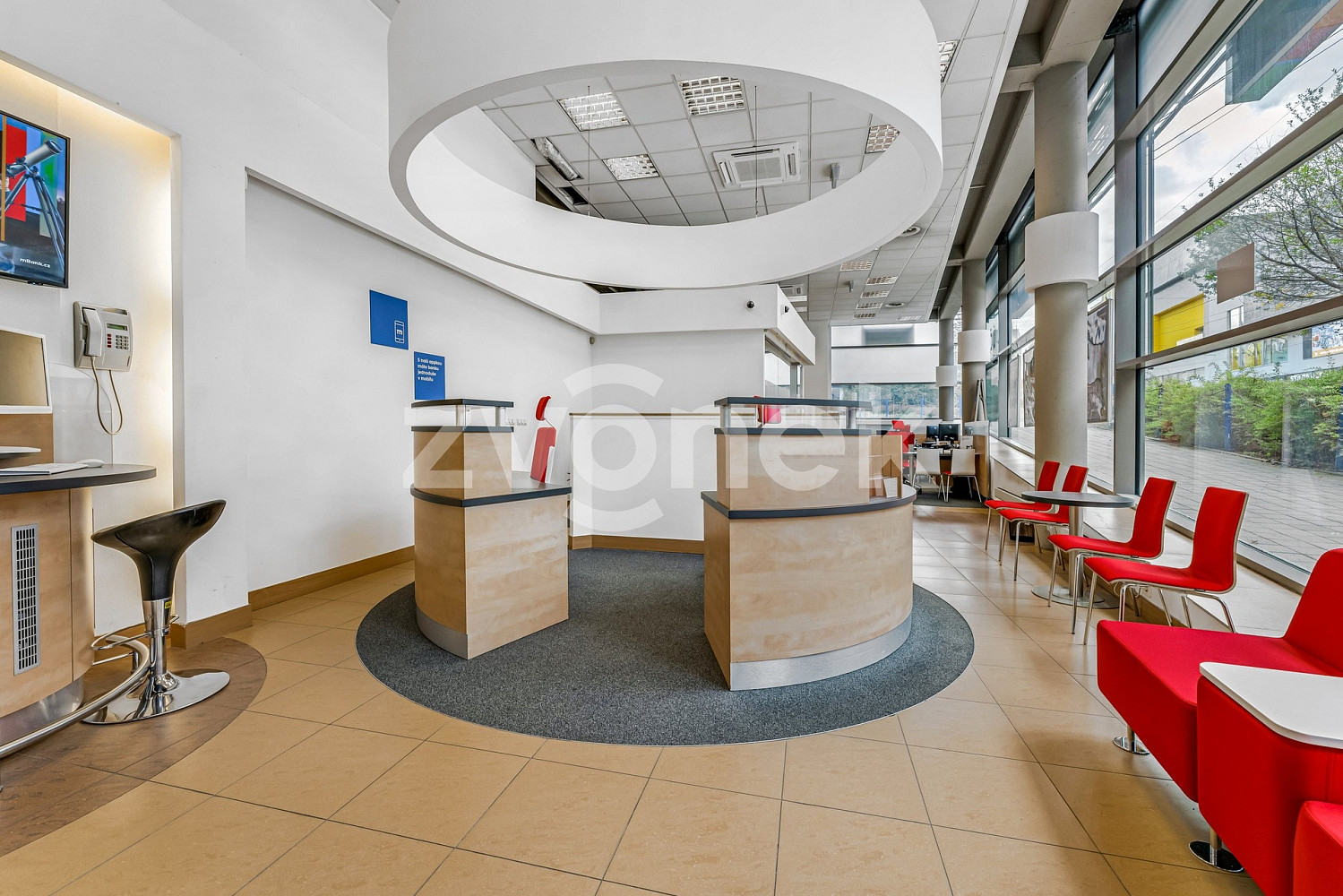Pronájem obchodních prostor 158 m² – fotografie 2