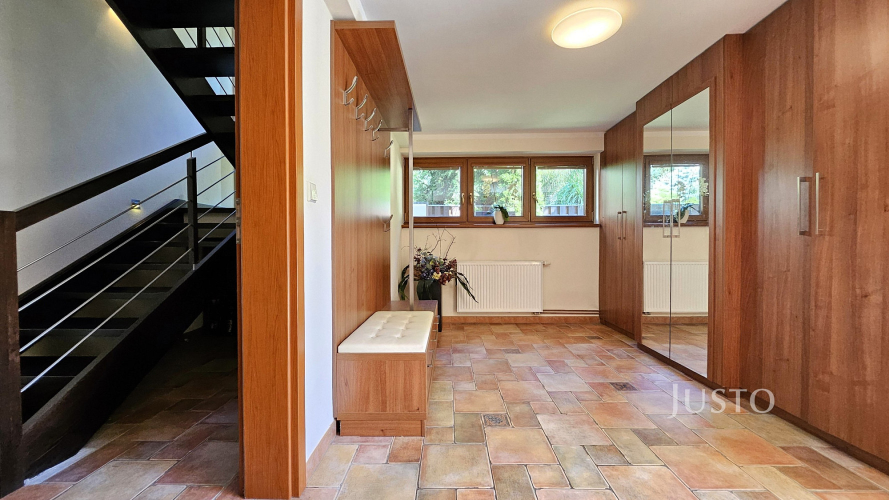 Prodej domu 322 m² s pozemkem 777 m² – fotografie 2