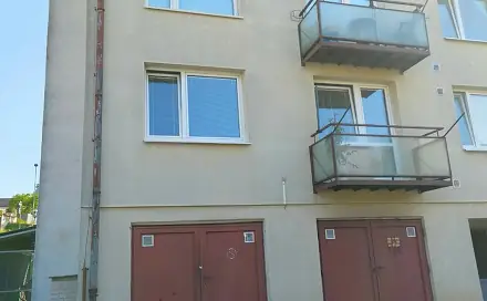 Ve výhradním zastoupení klienta nabízíme garáž o výměře 17m2, která se nachází, Čs. armády, Luka nad Jihlavou, okres Jihlava