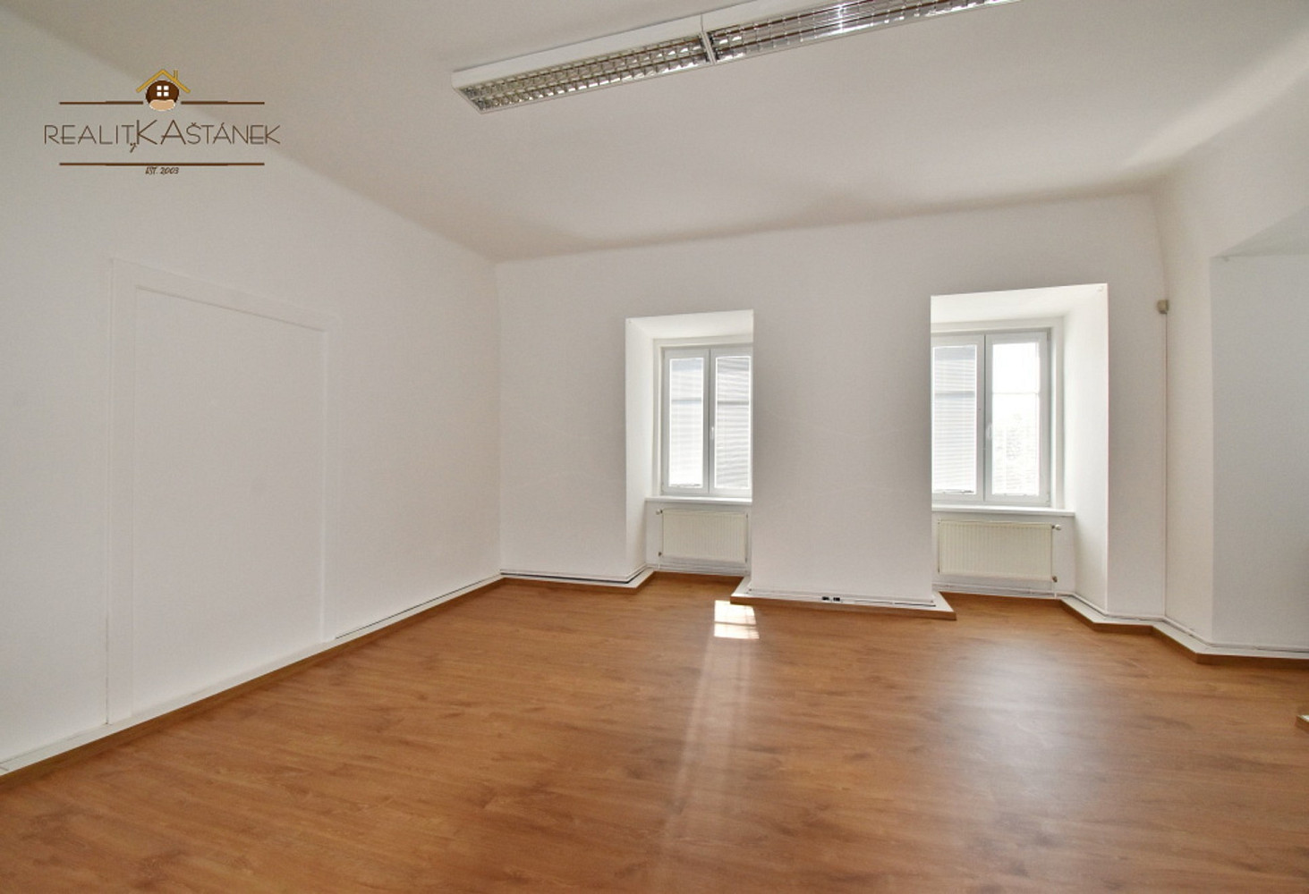 Pronájem kanceláře 111 m² – fotografie 4