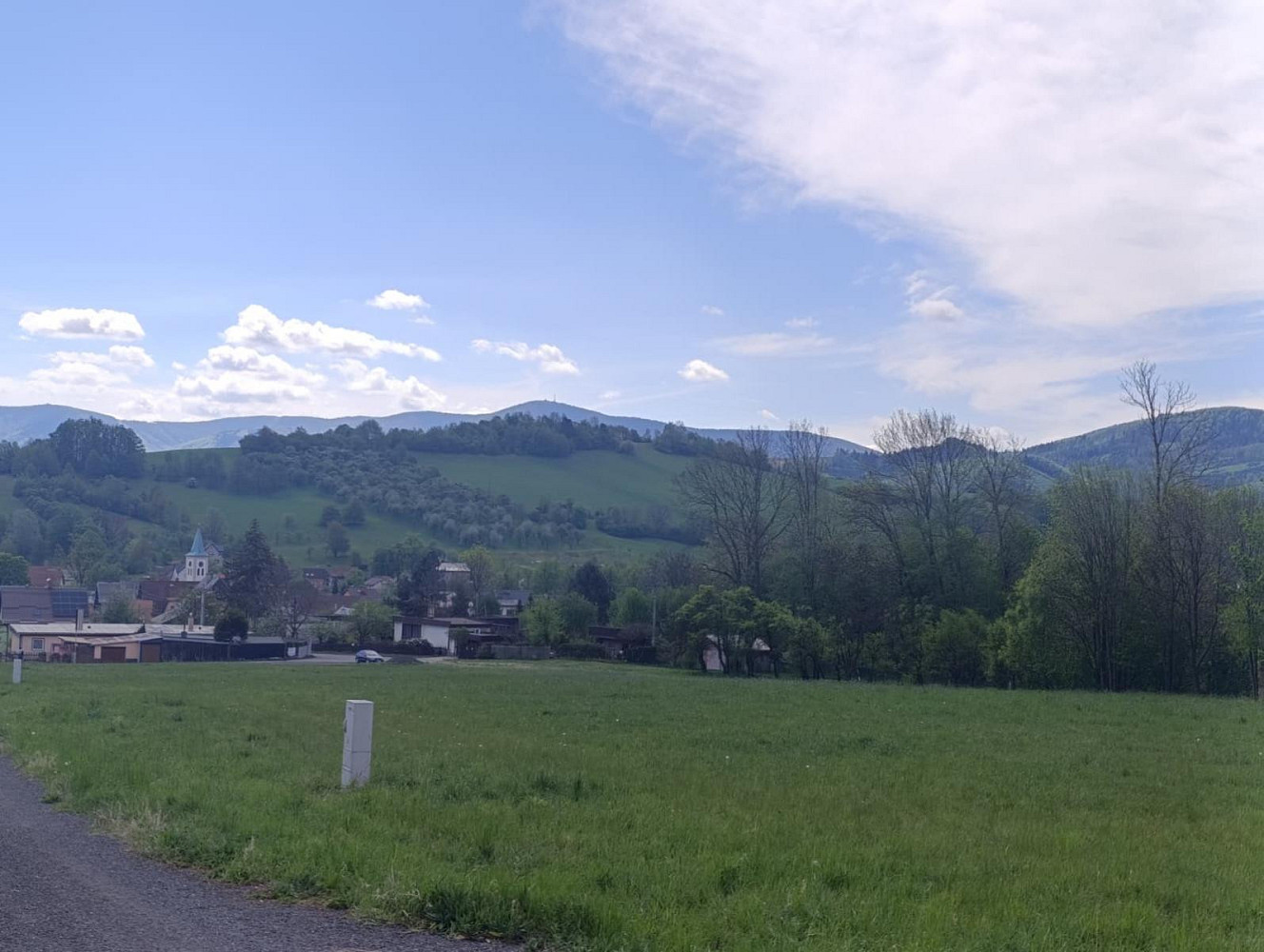 Prodej stavebního pozemku 1 484 m²