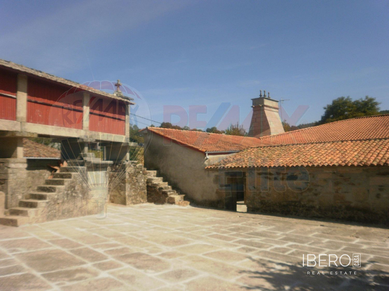 Prodej domu 310 m² s pozemkem 1 500 m²