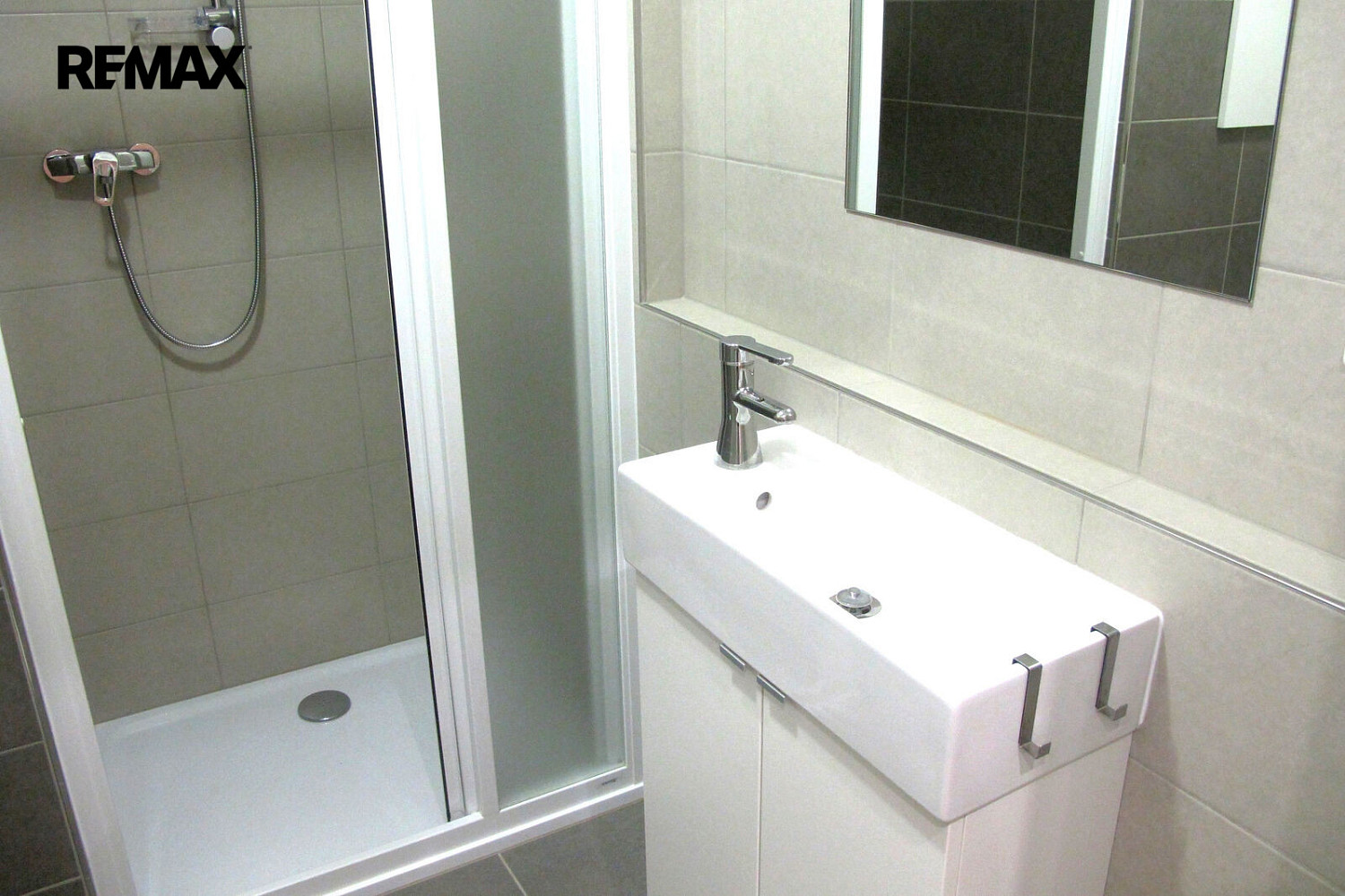 Pronájem bytu 1+kk 33 m² – fotografie 3