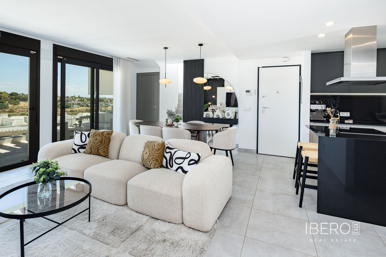 Piso 4+kk – Estepona, El Pilar - Más