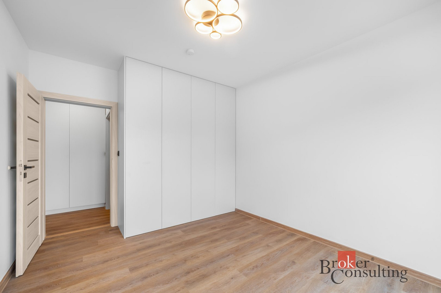 Pronájem bytu 2+kk 45 m² – fotografie 3